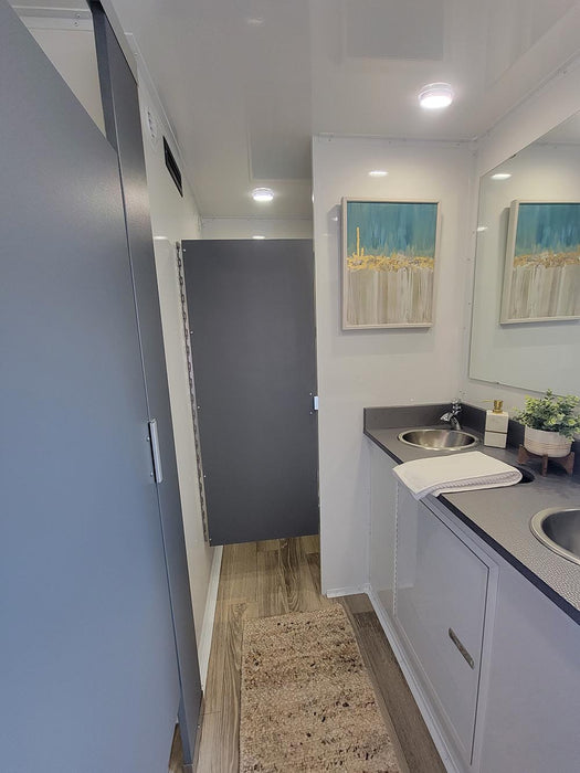 RESTROOM TRAILER (5 UNIT MODEL)