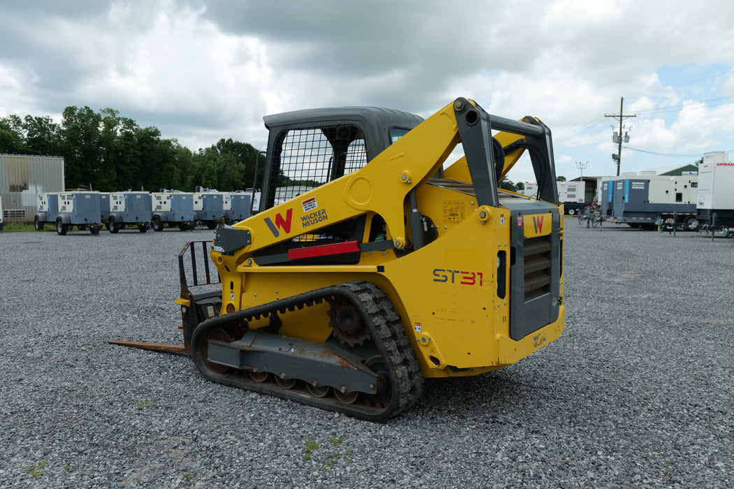 ST31 Track Loader